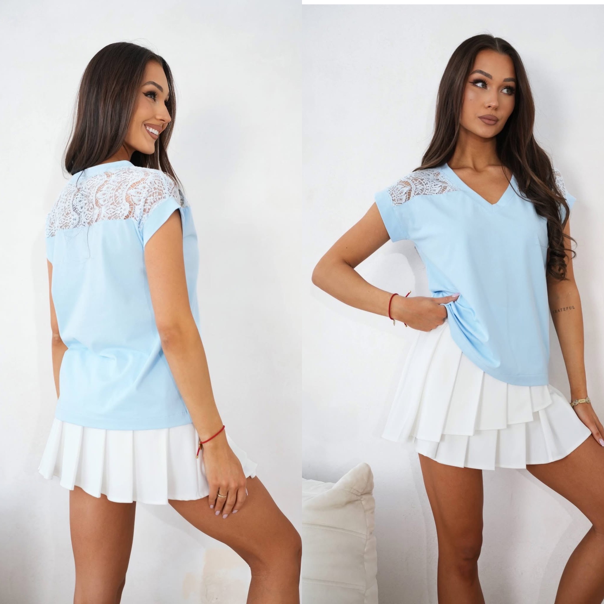 Bluzka z koronką niebieska